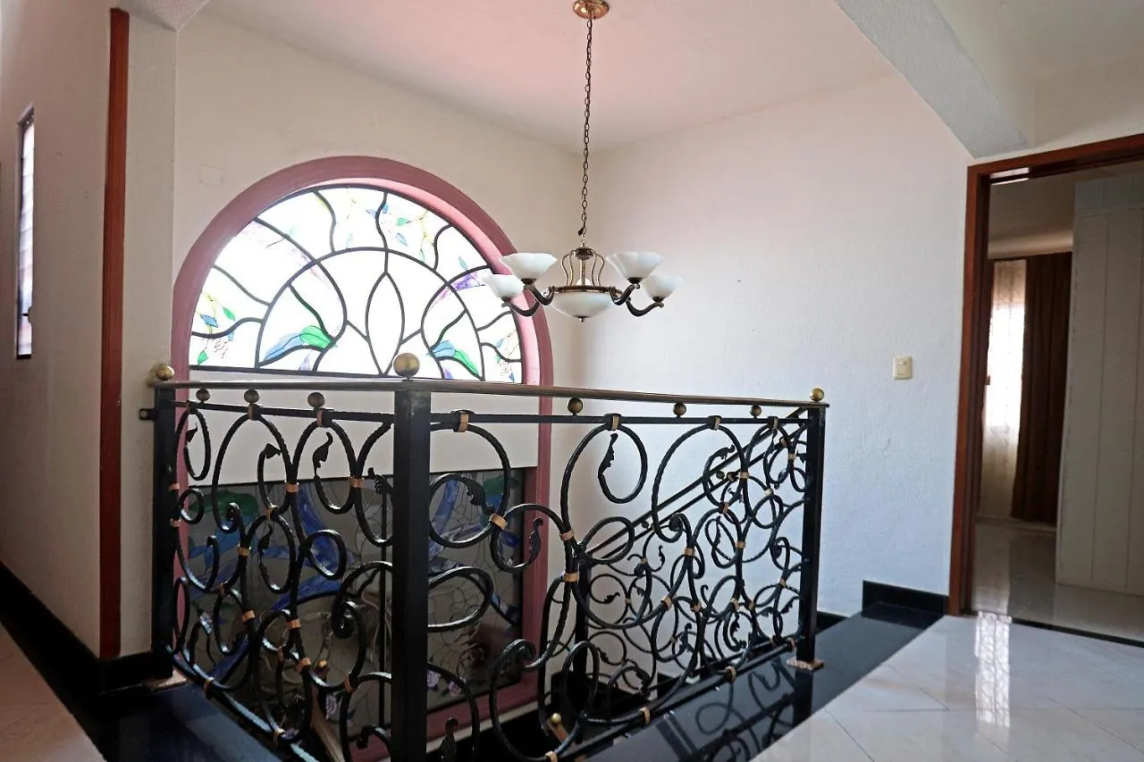 Colibri House Bed and Breakfast Κανκούν
