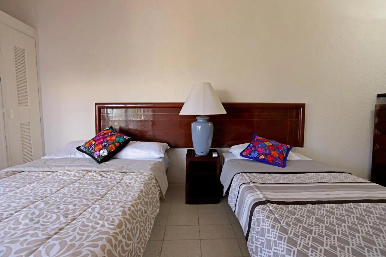 Colibri House Bed and Breakfast Κανκούν