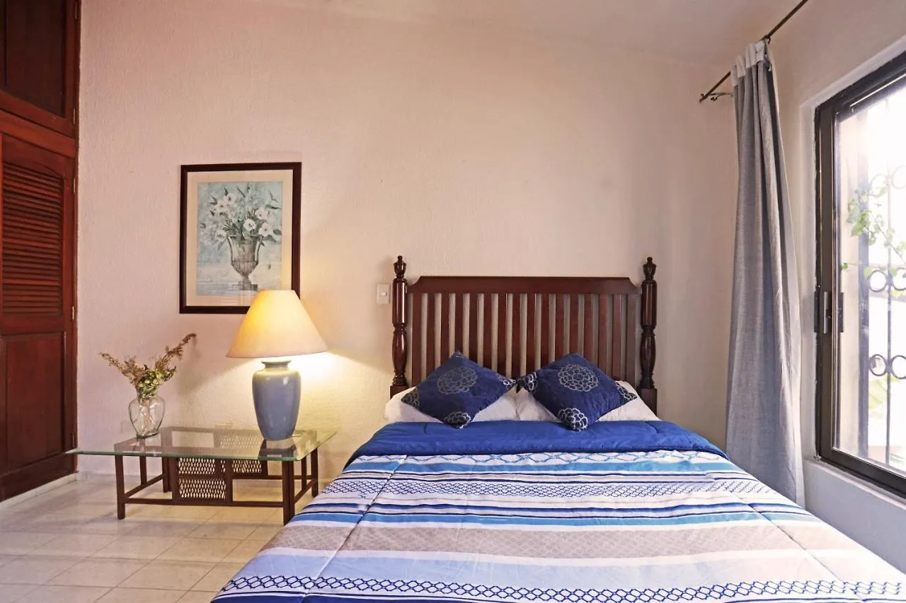 Colibri House Bed and Breakfast Κανκούν